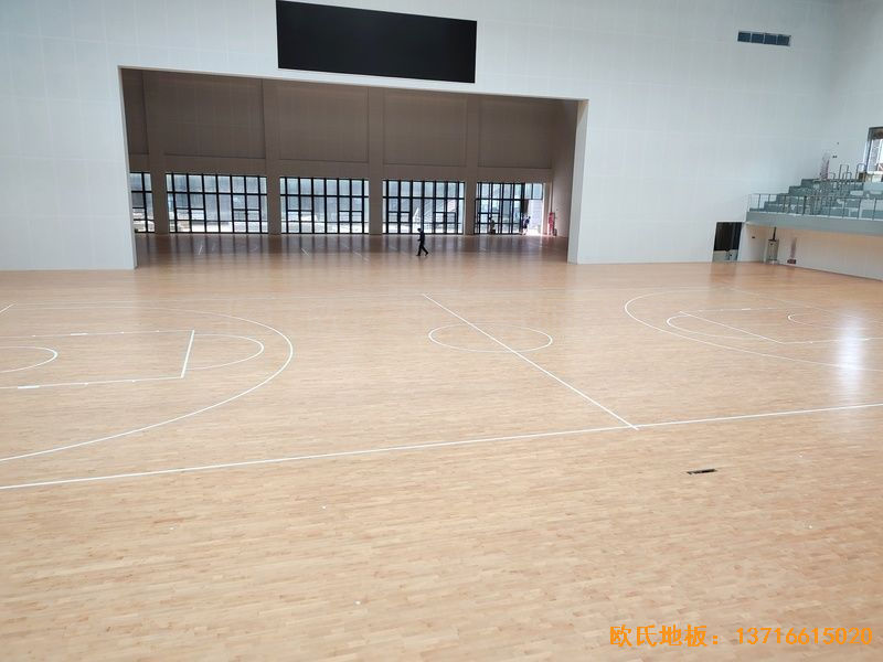 四川達(dá)州文理學(xué)院運(yùn)動(dòng)木地板鋪設(shè)案例