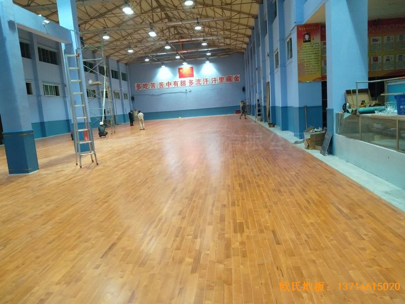 湖北武漢新華路體育場(chǎng)羽毛球館運(yùn)動(dòng)木地板安裝案例