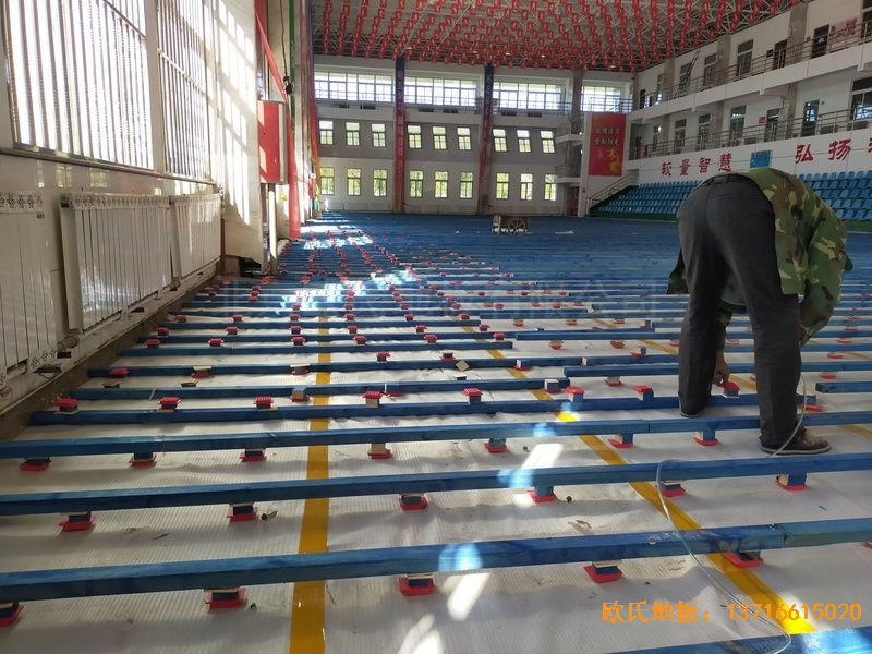 鄂爾多斯準(zhǔn)格爾旗世紀中學(xué)體育地板施工案例