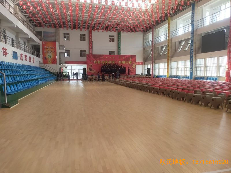 鄂爾多斯準(zhǔn)格爾旗世紀中學(xué)體育地板施工案例