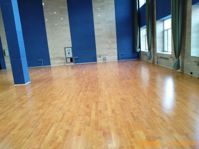內(nèi)蒙古赤峰中國稅務(wù)總局職工活動中心運(yùn)動木地板施工案例