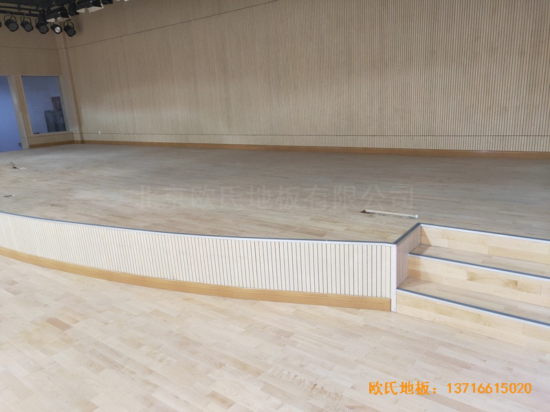 上海豐莊西路綠地小學舞臺體育地板施工案例4