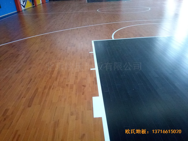 上海閔行kBT藍球訓(xùn)練館體育木地板鋪裝案例3