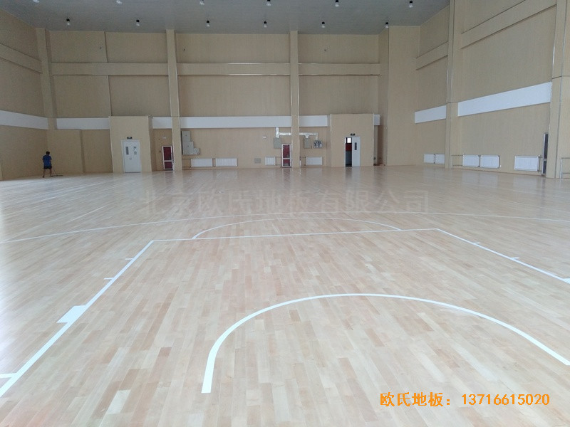 山東濟南雪山小學(xué)籃球館體育地板施工案例2