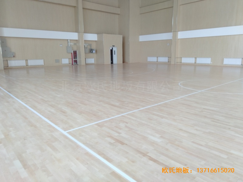 山東濟南雪山小學(xué)籃球館體育地板施工案例4