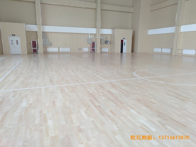 山東濟南雪山小學(xué)籃球館體育地板施工案例5