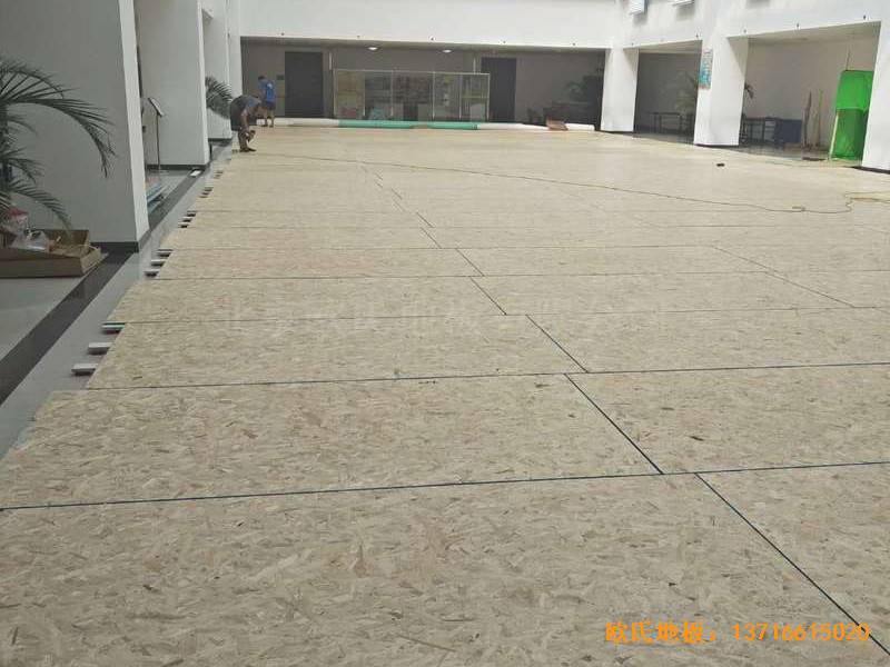 山東荷澤定陶新一中籃球館體育地板鋪裝案例2