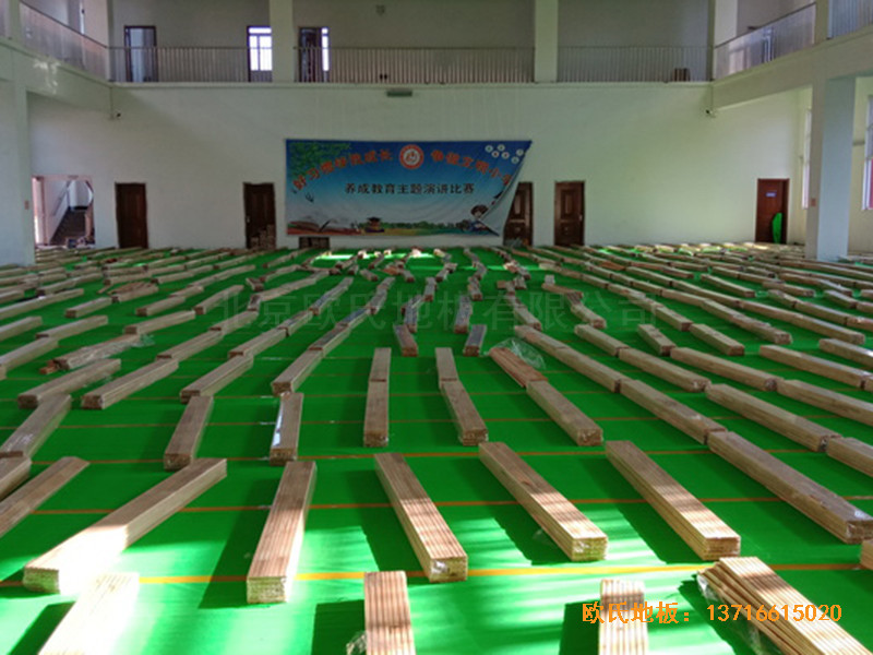 山東菏澤第六實(shí)驗(yàn)小學(xué)籃球館體育木地板鋪設(shè)案例2