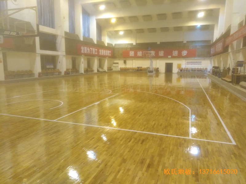山西璐安集團籃球館體育地板施工案例0