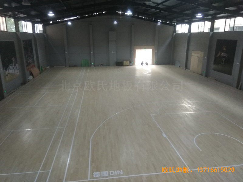 山西長治雙創(chuàng)夢工廠籃球體育木地板施工案例0