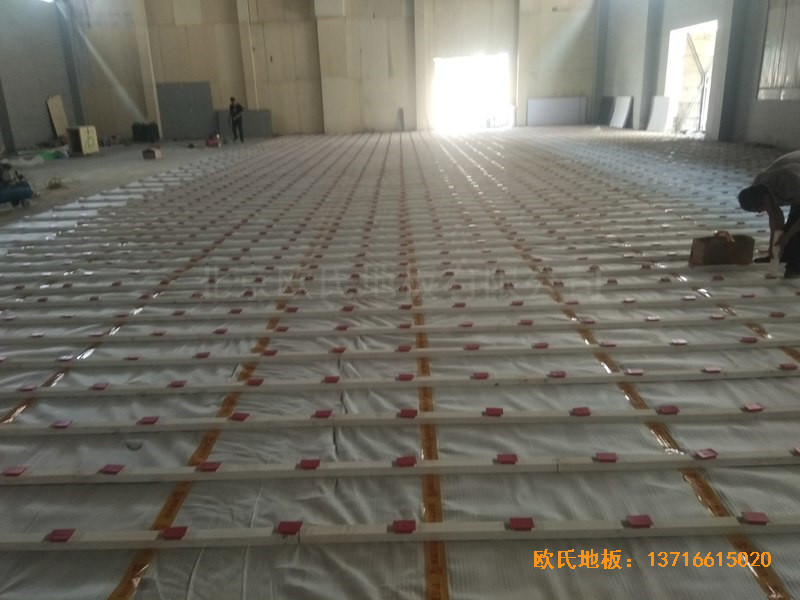 山西長治雙創(chuàng)夢工廠籃球體育木地板施工案例1