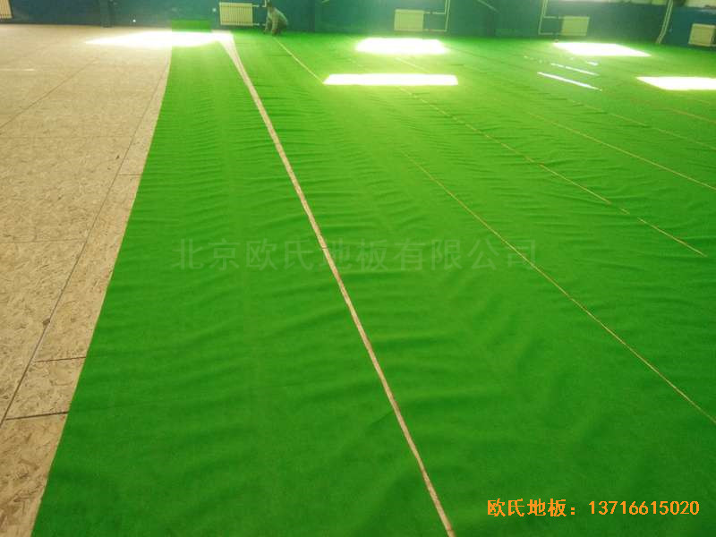山西陽(yáng)泉退休黨支部活動(dòng)中心體育地板鋪設(shè)案例3
