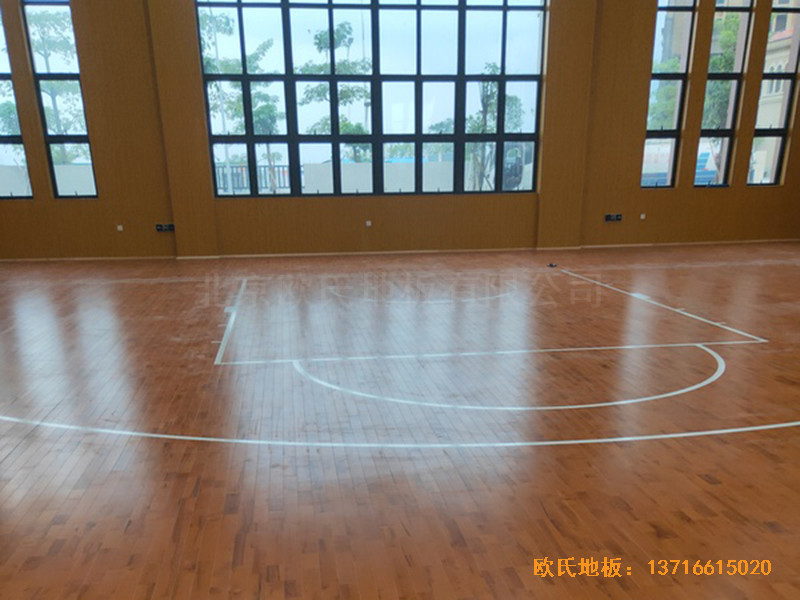 廣東珠海白藤東小學籃球館體育地板施工案例0