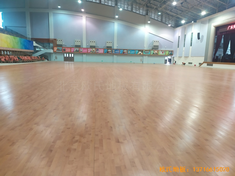 廣州廣東實(shí)驗(yàn)中學(xué)體育館體育木地板施工案例3