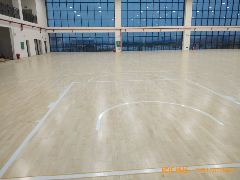廣西高新開發(fā)區(qū)五菱小區(qū)體育館運動木地板鋪設案例0