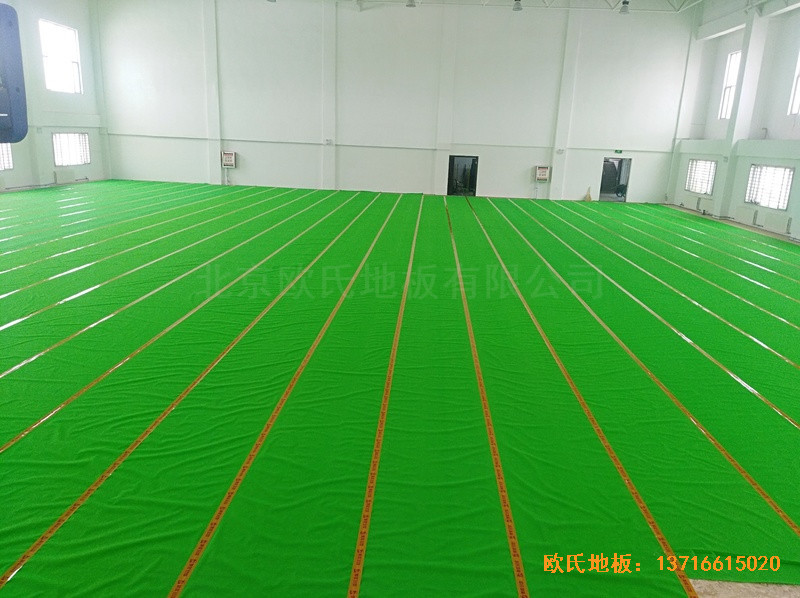新疆克拉瑪依消防大隊(duì)籃球館運(yùn)動(dòng)木地板施工案例3