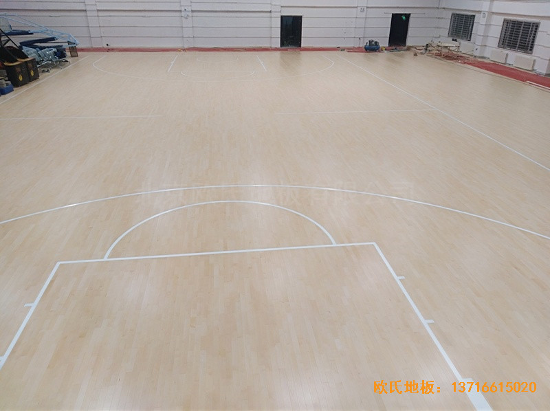 新疆克拉瑪依消防大隊(duì)籃球館運(yùn)動(dòng)木地板施工案例5