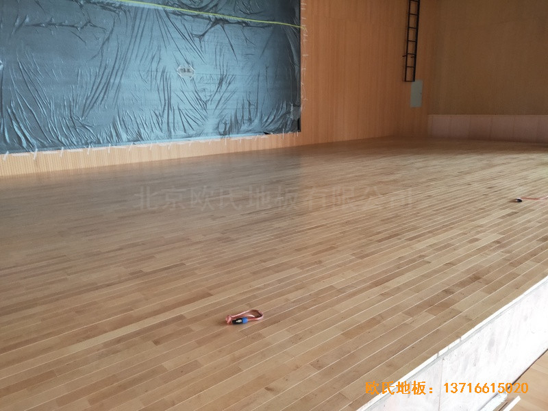 杭州高中啟成校區(qū)籃球館體育地板施工案例4