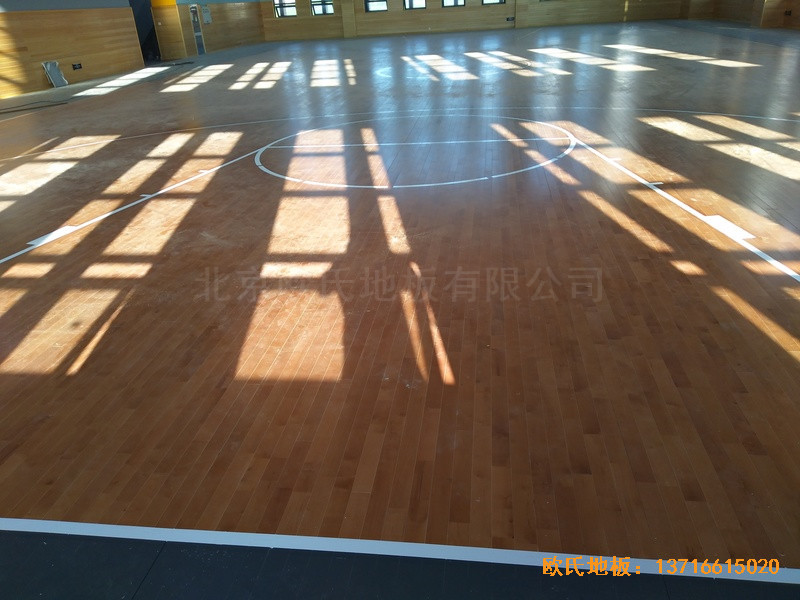 武漢廣阜屯小學清江錦城分?；@球館運動木地板施工案例5