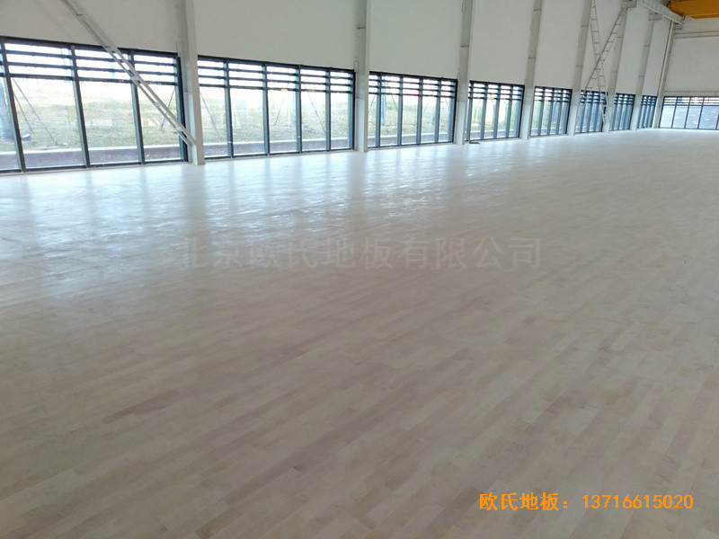 武漢青山區(qū)江灘體育館體育地板鋪裝案例0
