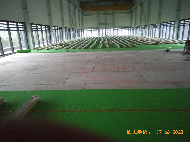 武漢青山區(qū)江灘體育館體育地板鋪裝案例2