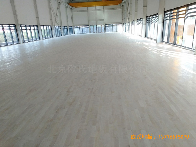 武漢青山區(qū)江灘體育館體育地板鋪裝案例4