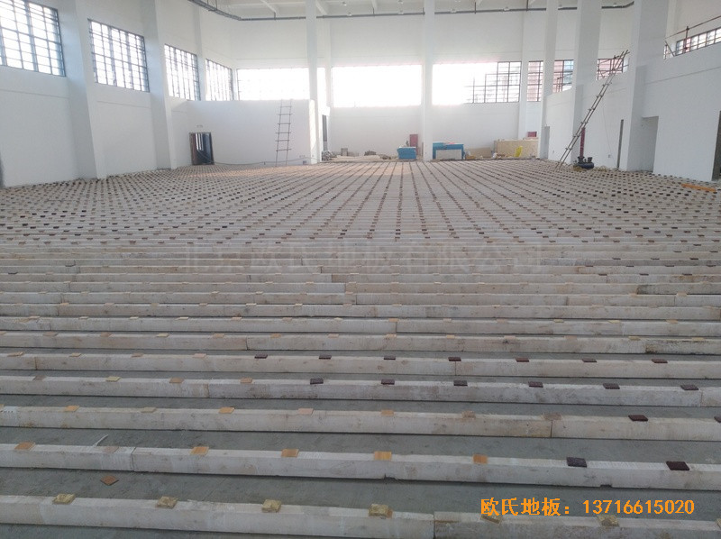 江蘇徐州悅城小學(xué)籃球館體育地板鋪設(shè)案例1