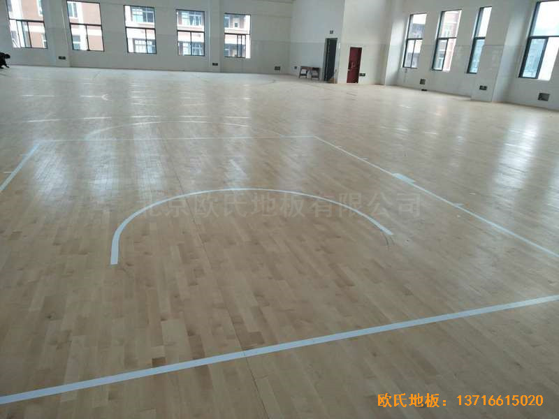 江蘇泰州市泰興濟(jì)川小學(xué)籃球館體育地板鋪裝案例0
