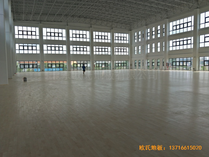 江蘇第二中學(xué)籃球館體育木地板鋪裝案例4
