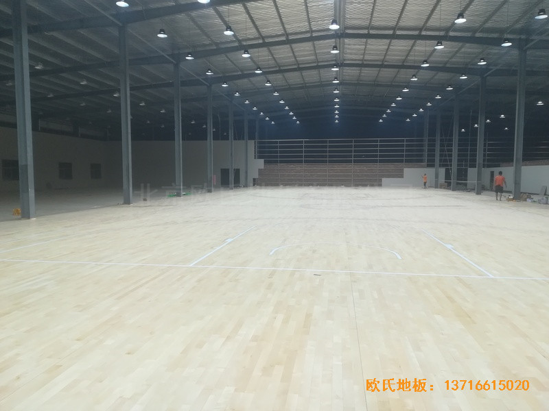 江西宜春袁州區(qū)籃球館體育木地板安裝案例4