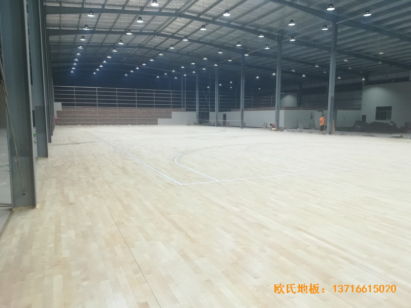 江西宜春袁州區(qū)籃球館體育木地板安裝案例5