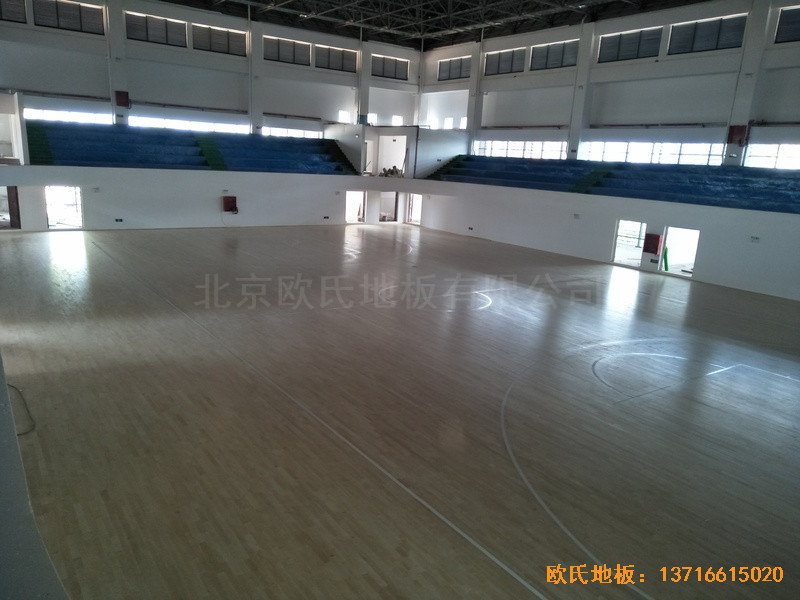 江西贛州天嬌中學(xué)運(yùn)動(dòng)館體育地板鋪裝案例0