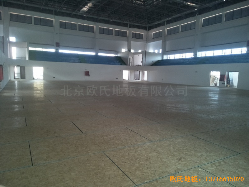 江西贛州天嬌中學(xué)運(yùn)動(dòng)館體育地板鋪裝案例4