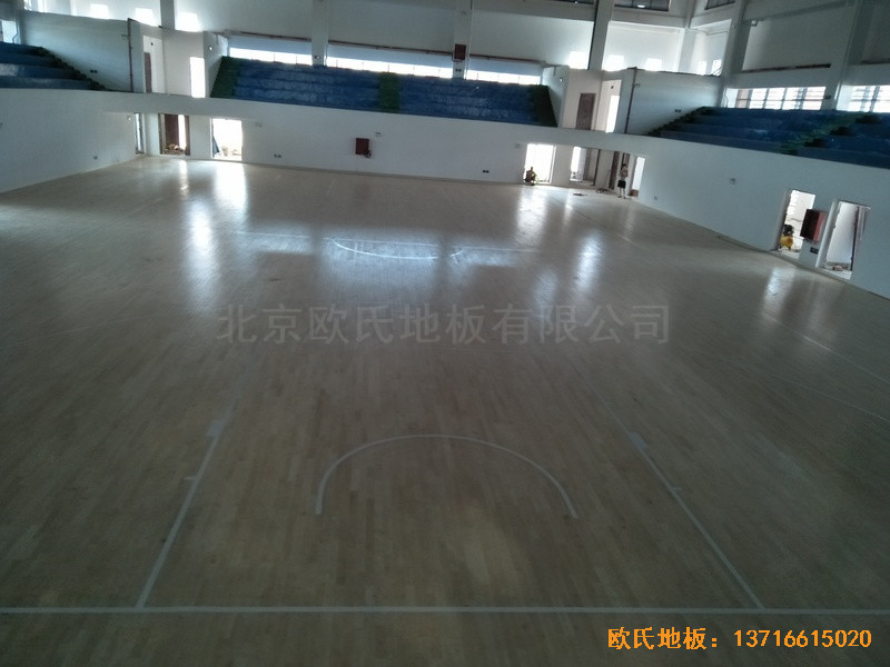 江西贛州天嬌中學(xué)運(yùn)動(dòng)館體育地板鋪裝案例6