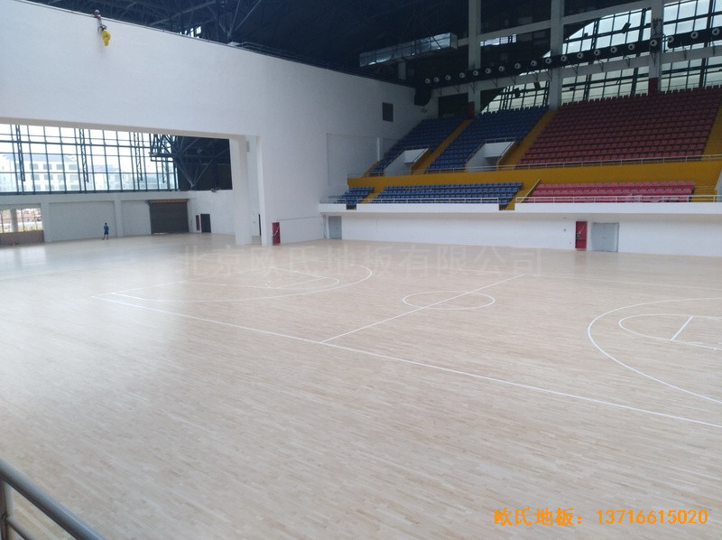 江西鄱陽縣鄱陽體育館體育木地板鋪設案例0