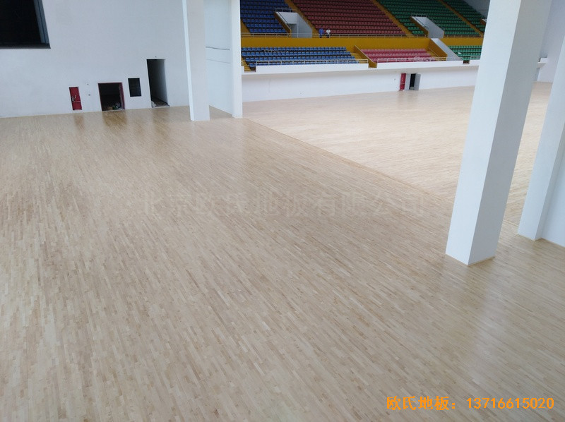 江西鄱陽縣鄱陽體育館體育木地板鋪設案例4