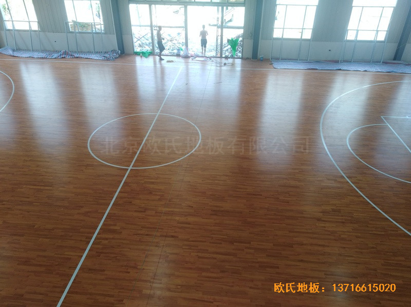 江西鷹潭中級人民法院籃球館運(yùn)動木地板鋪設(shè)案例3