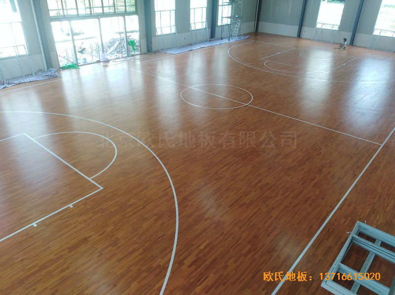 江西鷹潭中級人民法院籃球館運(yùn)動木地板鋪設(shè)案例4