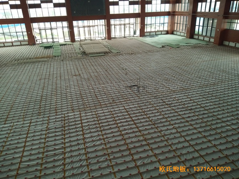 河北工程大學新校區(qū)籃球館體育地板鋪裝案例2