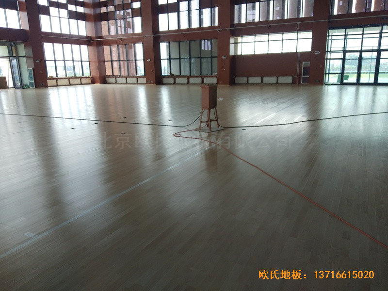河北工程大學新校區(qū)籃球館體育地板鋪裝案例3