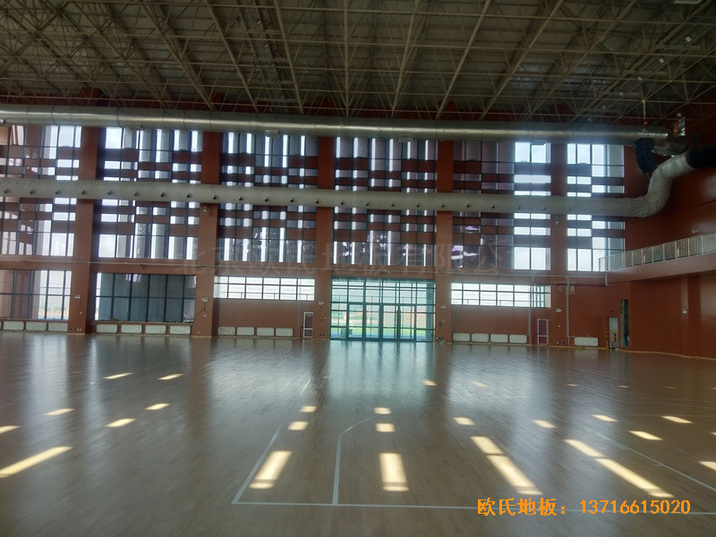 河北工程大學新校區(qū)籃球館體育地板鋪裝案例4
