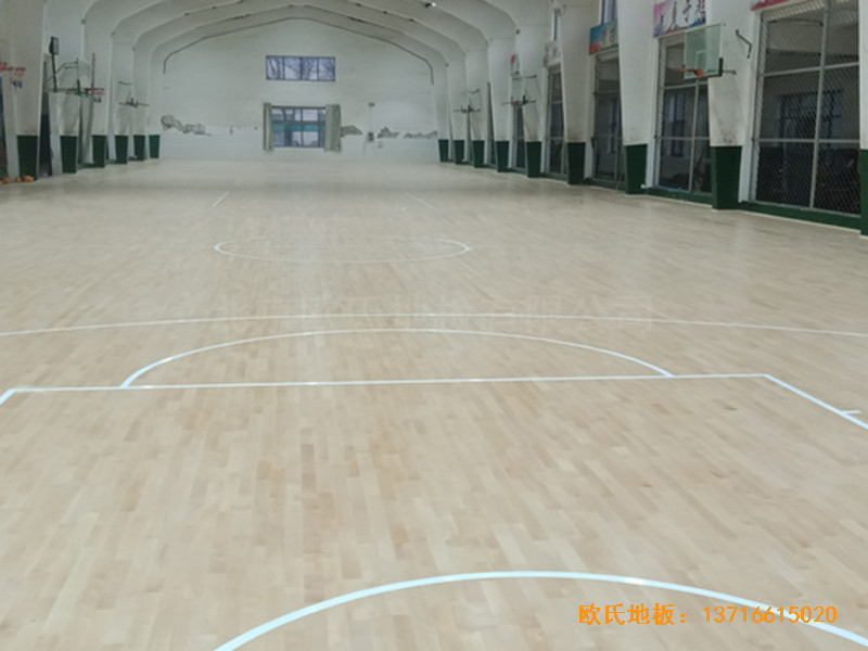 河北滄州體育學(xué)?；@球館運(yùn)動(dòng)木地板鋪設(shè)案例5