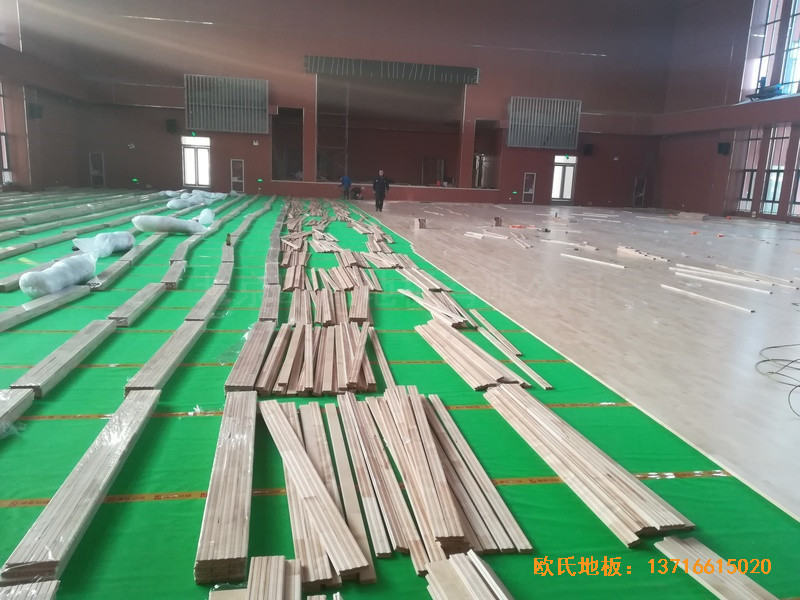 河南較好的中學(xué)籃球館運(yùn)動地板施工案例3