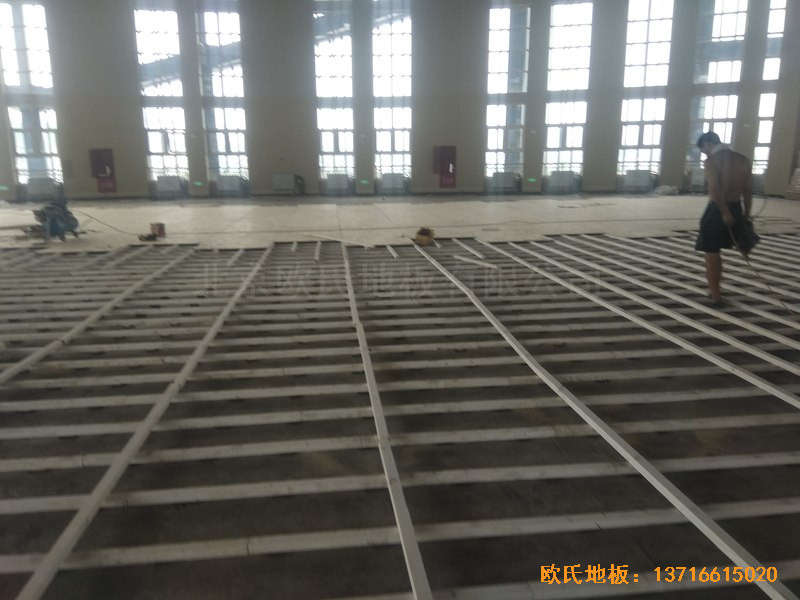 濟南歷城二中新校區(qū)籃球館體育木地板鋪設(shè)案例1