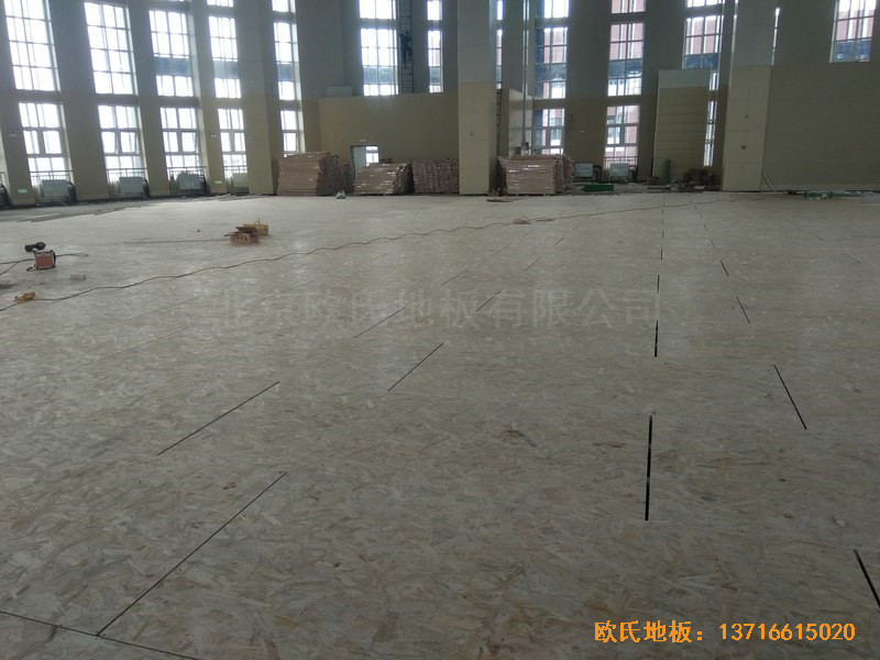 濟南歷城二中新校區(qū)籃球館體育木地板鋪設(shè)案例2