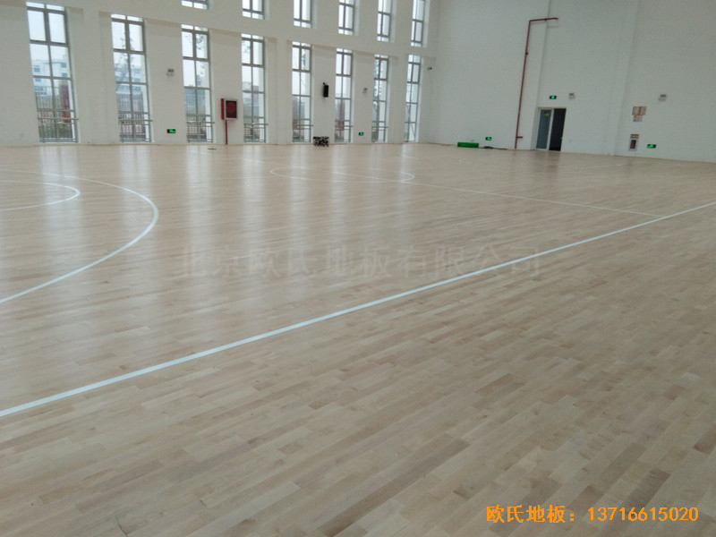 浙江溫嶺石橋頭中心小學(xué)籃球館運動木地板鋪裝案例0