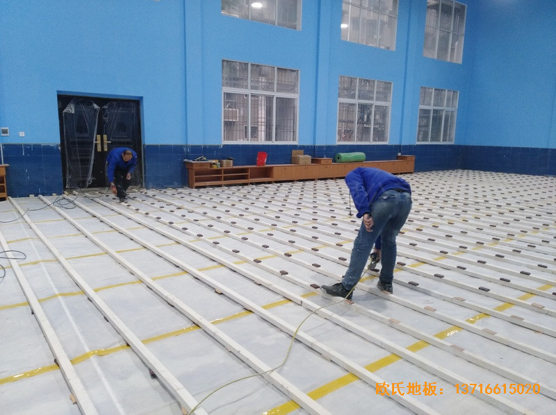 湖南婁底市建設銀行羽毛球館體育木地板安裝案例1