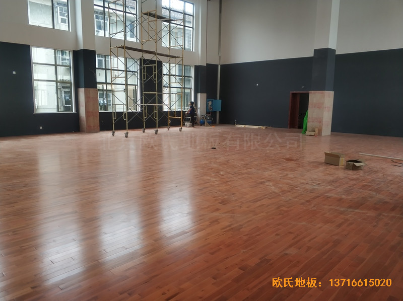湖南常德人民銀行運(yùn)動(dòng)館體育木地板安裝案例0
