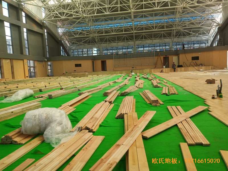湖南楊山實驗中學(xué)體育館運動木地板鋪裝案例2