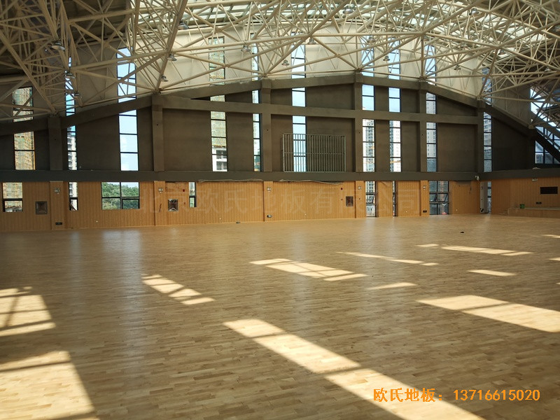 湖南楊山實驗中學(xué)體育館運動木地板鋪裝案例3